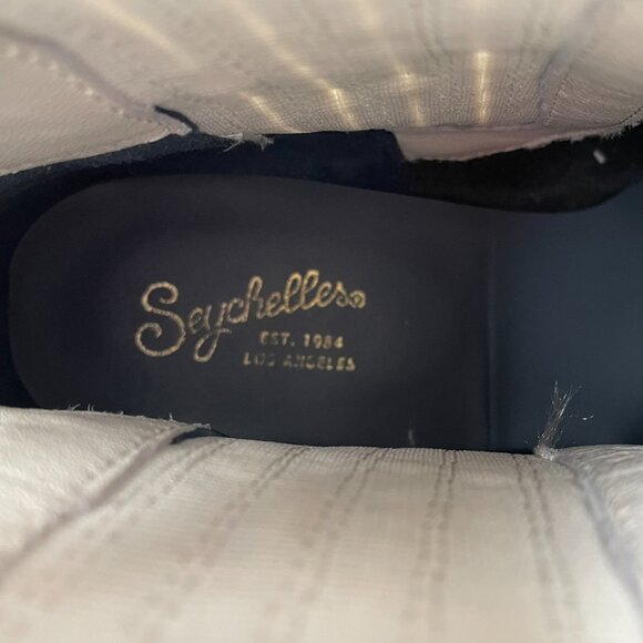 Seychelles Exit Strategy White Leather Ankle Bootie - Picture 8 of 9